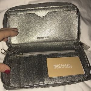 Michael Kors leather metallic silver wallet. BNWT